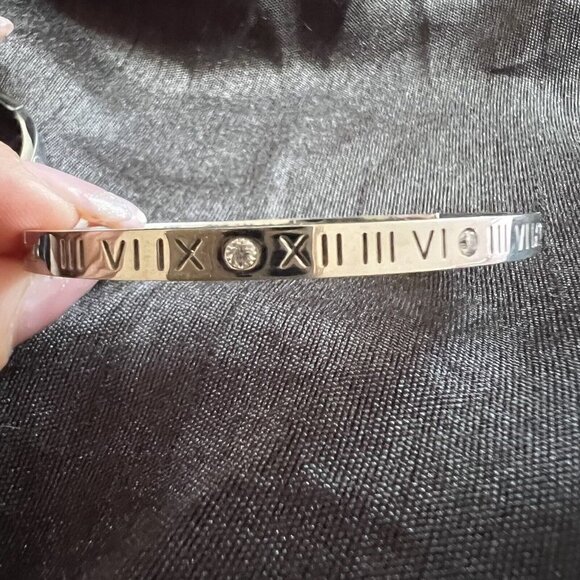 White Gold Roman Numeral Bangle Bracelet Cubic Zirconia Stackable womens jewelry - Picture 4 of 9